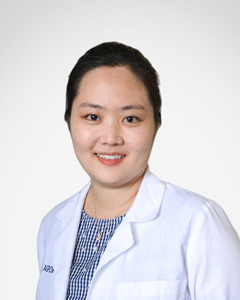 Kim - Headshot (002)